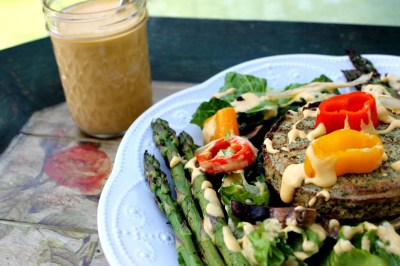 Grilled Summer Salad with Creamy Apricot Dressing | Sunshine Burger | JL goes Vegan