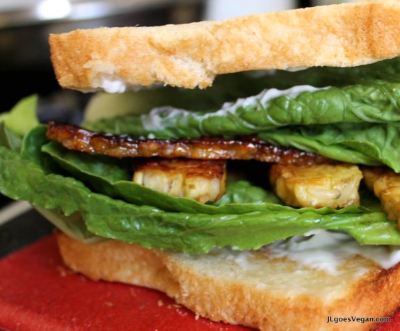 Sweet Tempeh Bacon Sandwich
